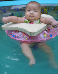 75天婴儿学游泳 百名宝宝游戏水世界-,